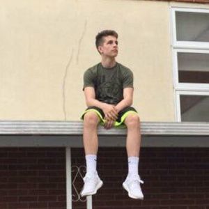 Meet your Posher, Larry